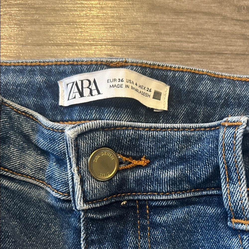 Zara Straight Leg Frayed Hem Jeans - Blue - Picture 2 of 3